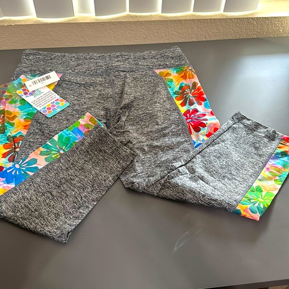 LuLaRoe Pants - 🍁 L LULAROE JADE ATHLETIC-CAPRI LEGGINGS